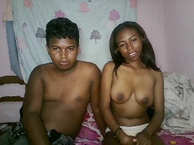 Екранни снимки на излъчване sexycouple32