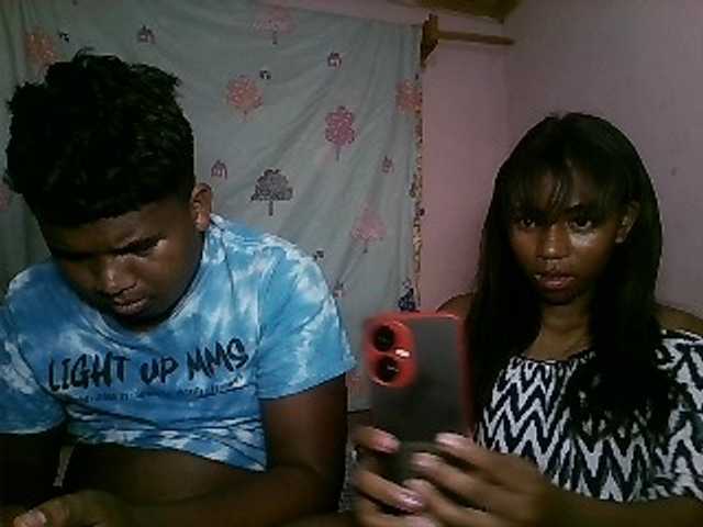 Екранни снимки на излъчване sexycouple32