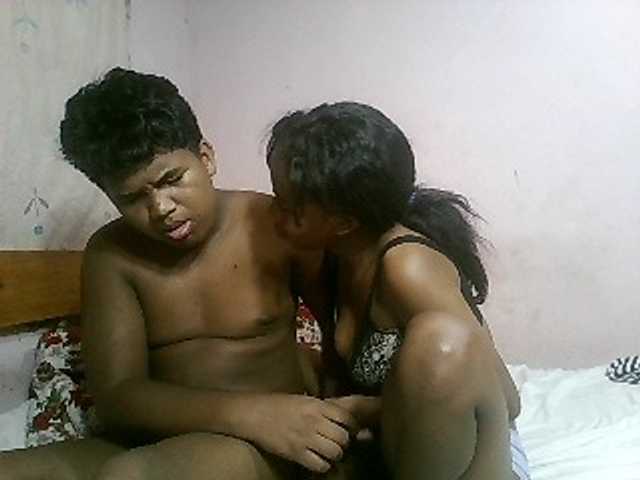 Екранни снимки на излъчване sexycouple32