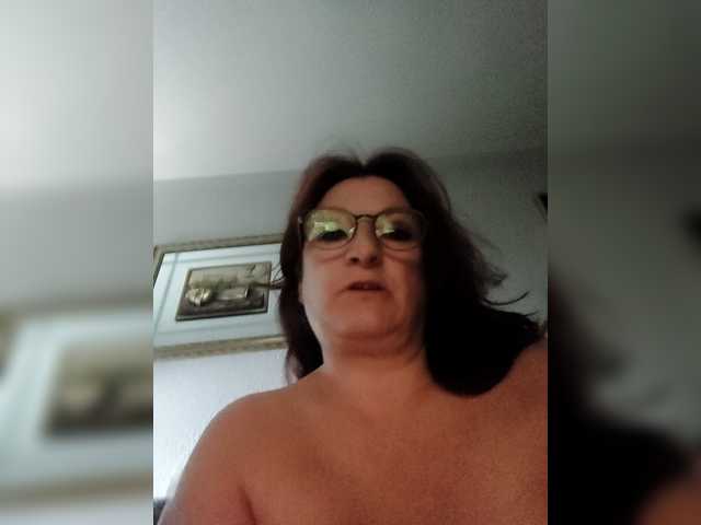 Екранни снимки на излъчване sexyesther