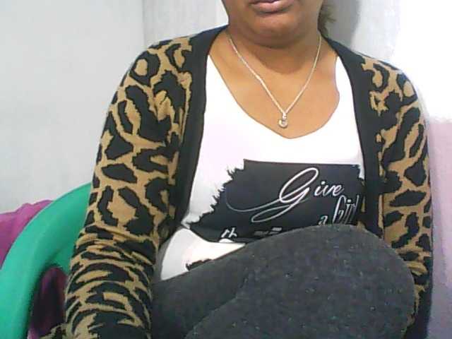 Екранни снимки на излъчване sexymom330