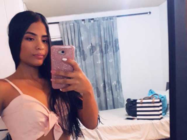Снимка на профила Shay-mitchell