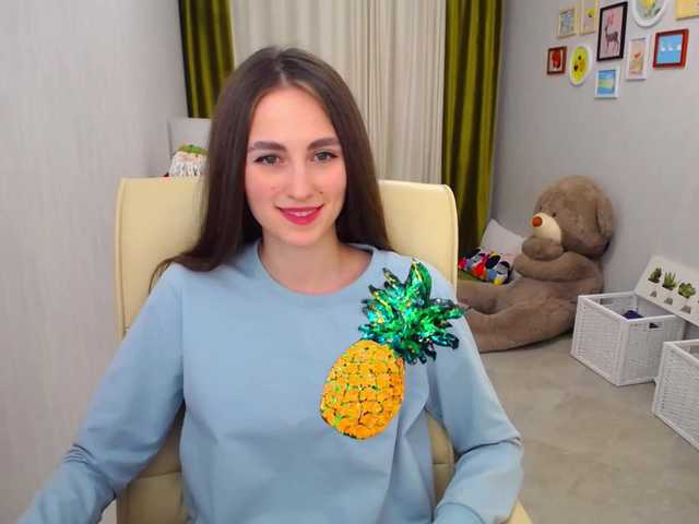 Екранни снимки на излъчване ShineWithMe