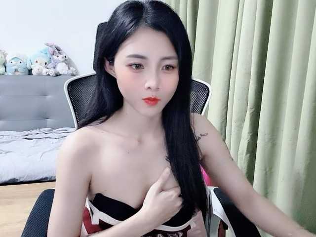 Екранни снимки на излъчване ShynBarbie99