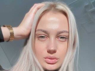 Еротичен видео чат SimaMonti