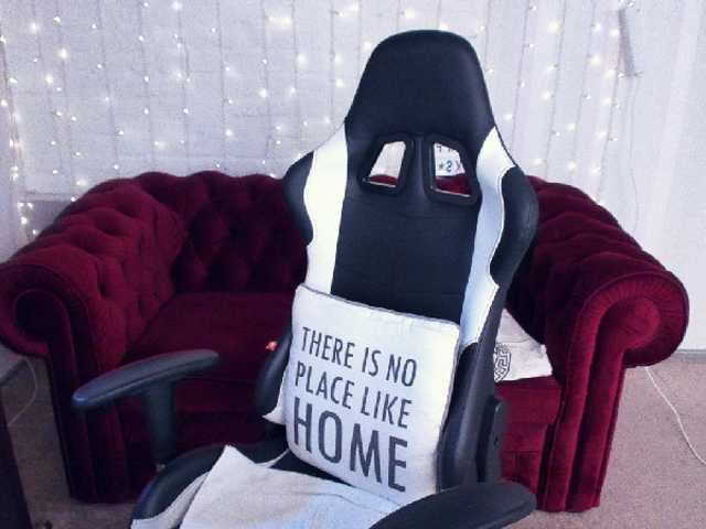 Екранни снимки на излъчване AnasteishaLux