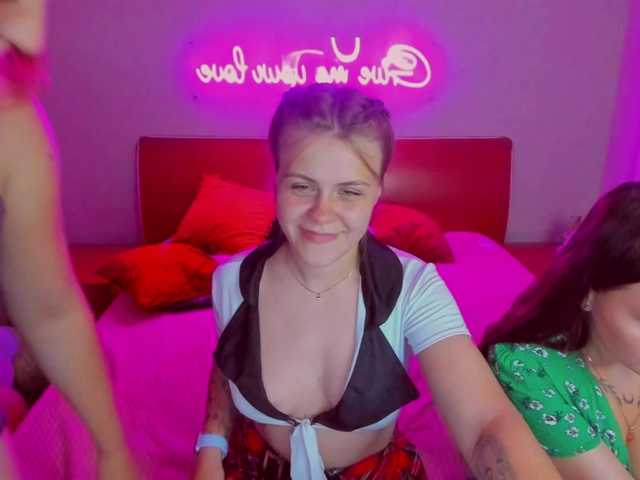 Екранни снимки на излъчване SixNipples
