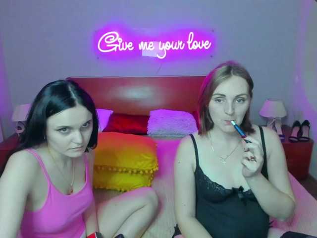 Екранни снимки на излъчване SixNipples