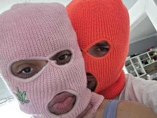 Еротичен видео чат Skimaskcouple891081