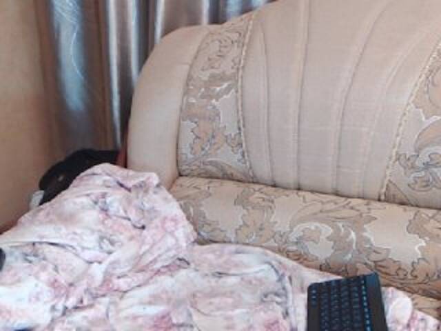 Екранни снимки на излъчване Sky_Julia