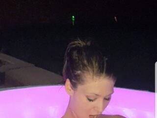 Еротичен видео чат Elektablue