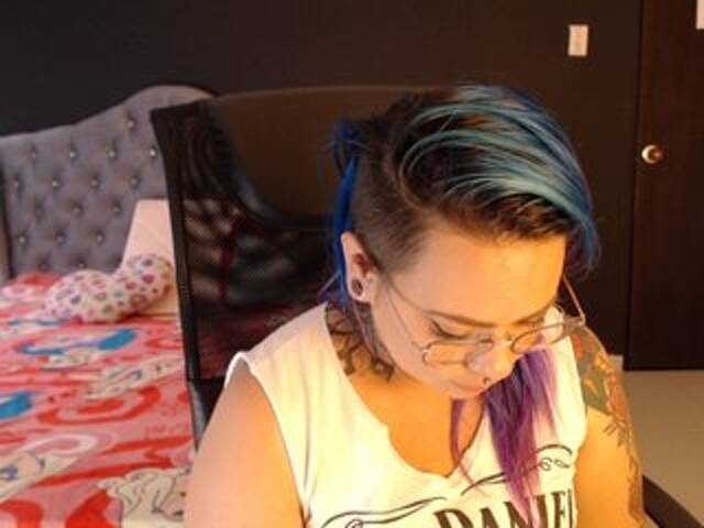 Екранни снимки на излъчване skyviolet