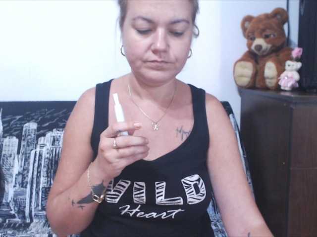 Екранни снимки на излъчване Softhottmilf