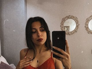 Еротичен видео чат SoniaSummers
