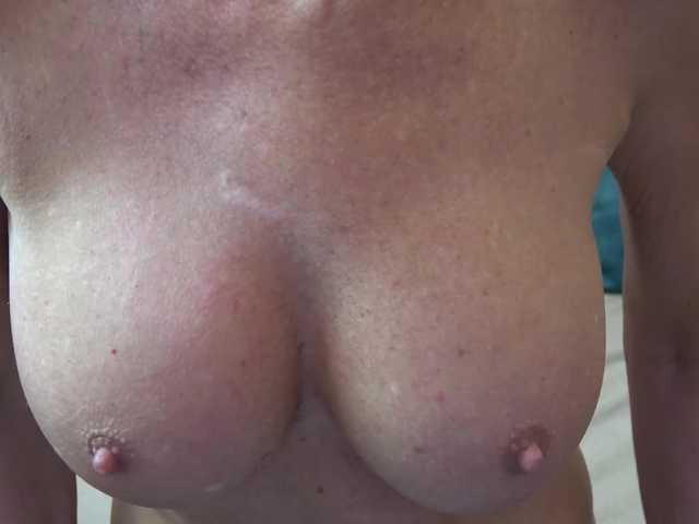Снимки SonjaKovach #new #bigboobs #mature #milf #ladies suck my wood-dildo (home made) lets cum with me if you can HIT my GOAL 656
