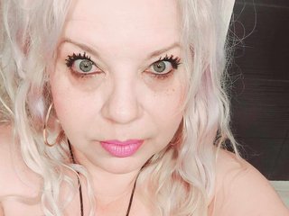 Еротичен видео чат SonyaHotMilf