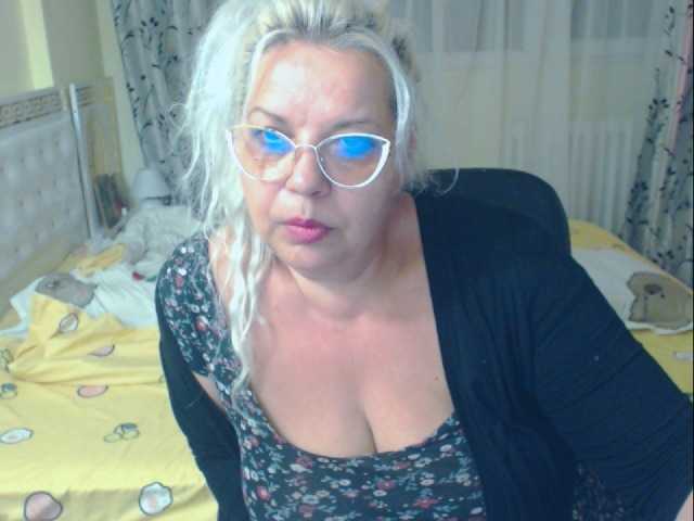 Снимки SonyaHotMilf