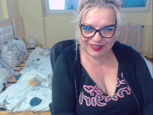 Снимки SonyaHotMilf your tips makes me cum and squirt,xoxo