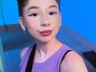 Еротичен видео чат SonyaMeow