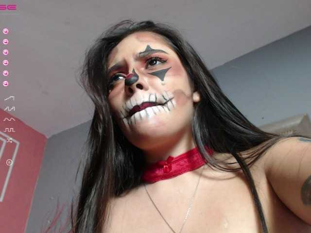 Снимки sophiefox HI guys welcome to my world , im new model in here complette my first goal and enjoy with me #colombiana #latina #18 #brunette #longhair #curvy #sexy #lovense