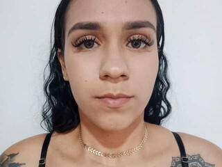 Еротичен видео чат SOPHIIE-ADAMS