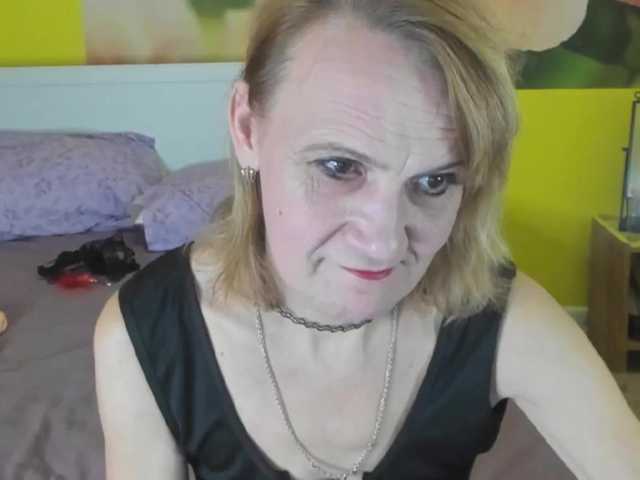 Екранни снимки на излъчване SqurtyLally69