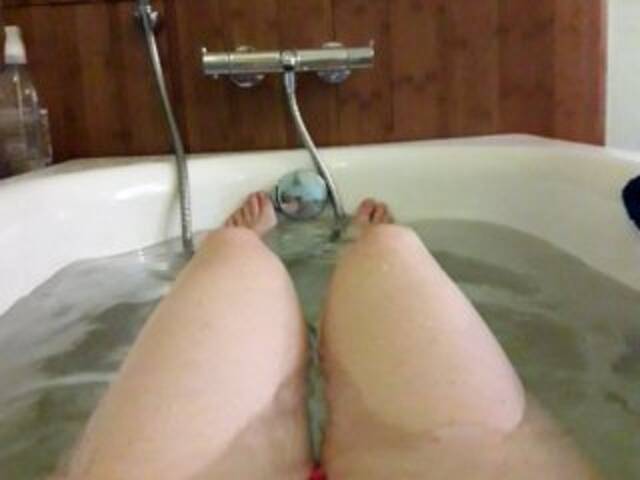 Екранни снимки на излъчване SubslutSuzy