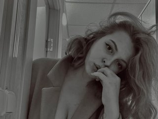 Еротичен видео чат CandyMery