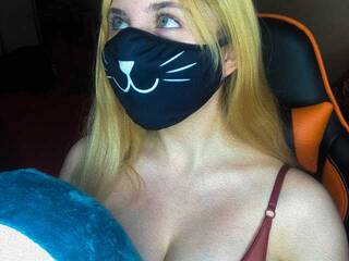 Еротичен видео чат Sweet-Loli