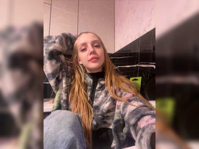 Екранни снимки на излъчване sweettatiii