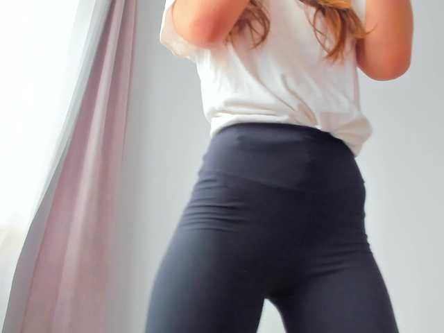 Снимки sweetyangel I will surprise you today so what are you waiting for? #latina #ass #clit #petite