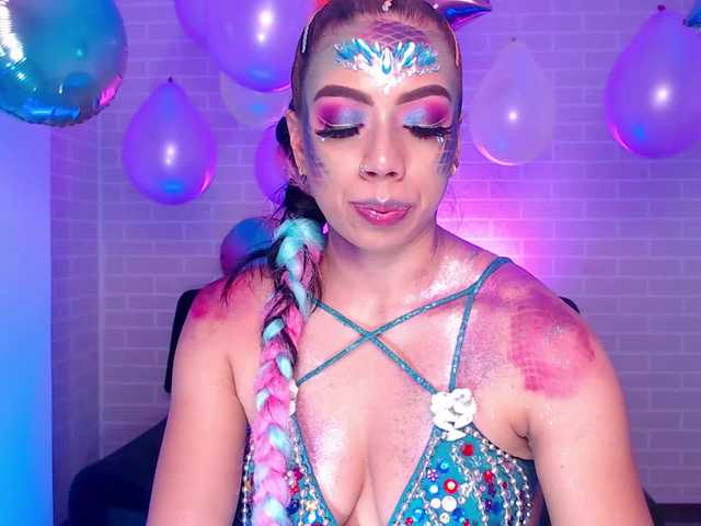 Екранни снимки на излъчване TaraFisherX