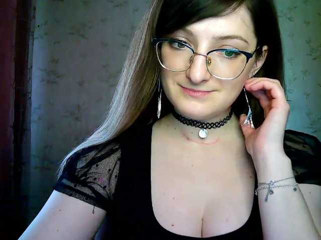 Снимки tastyAriel Sweet and yet dang naughty ;) #innocentface #sweet #petite #glasses #fetish #natural #domina #teaser #cfmn #joi #cei #cbt #sph