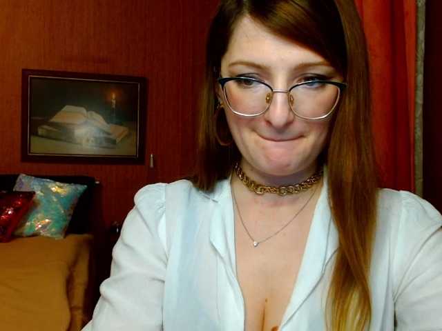 Снимки tastyAriel Sweet and yet dang naughty ;) #innocentface #sweet #petite #glasses #fetish #natural #domina #teaser #cfmn #joi #cei #cbt #sph