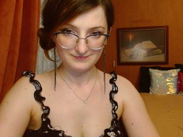 Снимки tastyAriel Sweet and yet dang naughty ;) #innocentface #sweet #petite #glasses #fetish #natural #domina #teaser #cfmn #joi #cei #cbt #sph