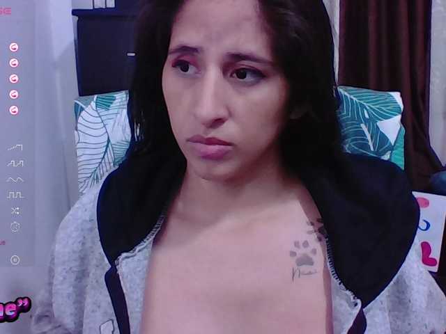 Екранни снимки на излъчване thelesbianhot