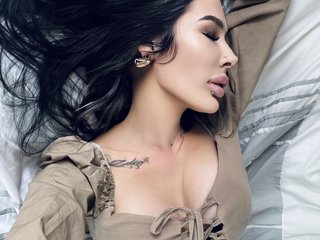 Еротичен видео чат TheLittleGina
