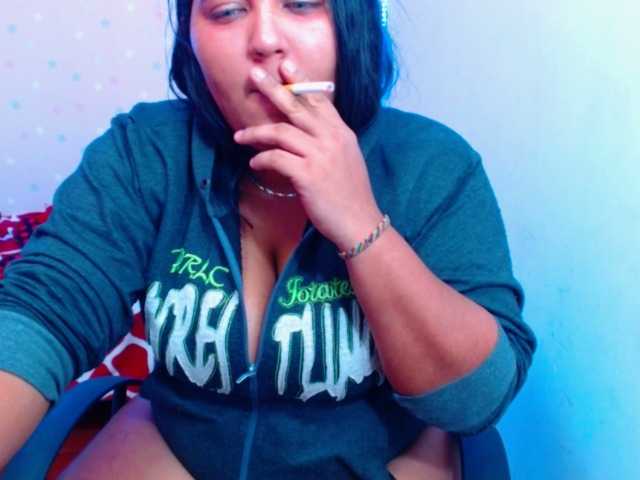 Снимки Themistress #findom #smoke #mistress #bigboobs #sph #lovense