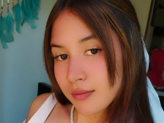 Еротичен видео чат tinibunny