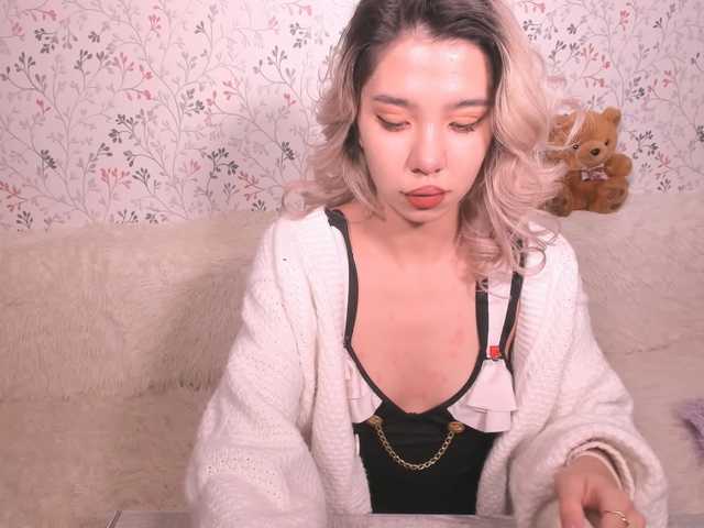 Снимки tinitot Hey hi there! Im Lina and im new here! Lets have fun with me and be my first ;) Use my random level just a 25 tokens =)