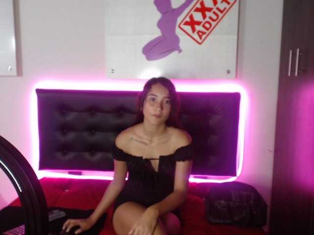 Снимки TinnySofi18 Hi, it's my first day, I hope for your collaboration, I follow your advice #latina #skinny #feet #young #daddy #New