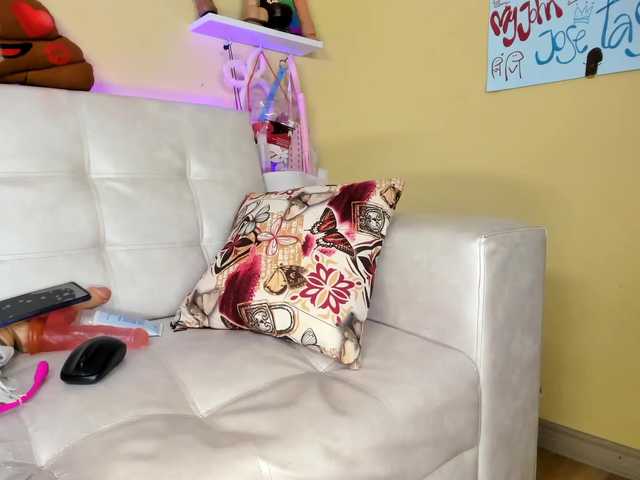 Екранни снимки на излъчване tiny-cora