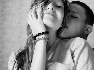 Еротичен видео чат Twix-MA