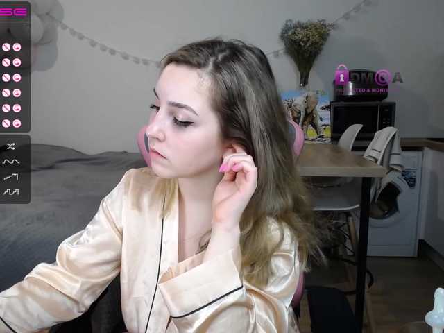 Екранни снимки на излъчване TWINKLE--