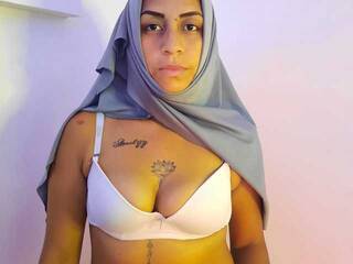 Еротичен видео чат UmaKumar