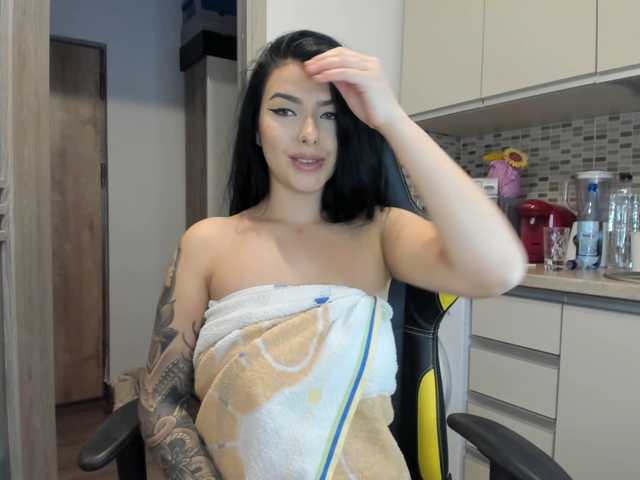 Екранни снимки на излъчване Valeria_xoxo