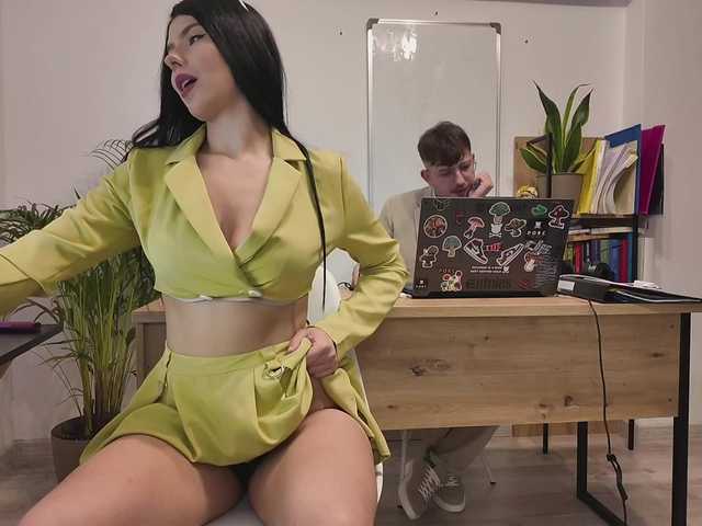 Екранни снимки на излъчване Valeria_xoxo