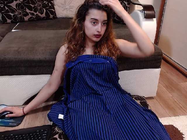 Екранни снимки на излъчване -VALERIIAA-