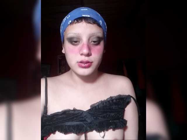 Екранни снимки на излъчване Vampirasatiata