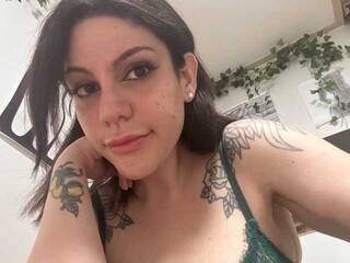 Еротичен видео чат Velvet-Berry99